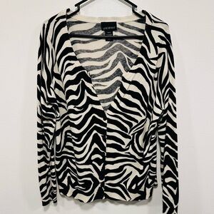 Land Bryant cardigan sweater! Zebra black and white button up sweater size 14/16